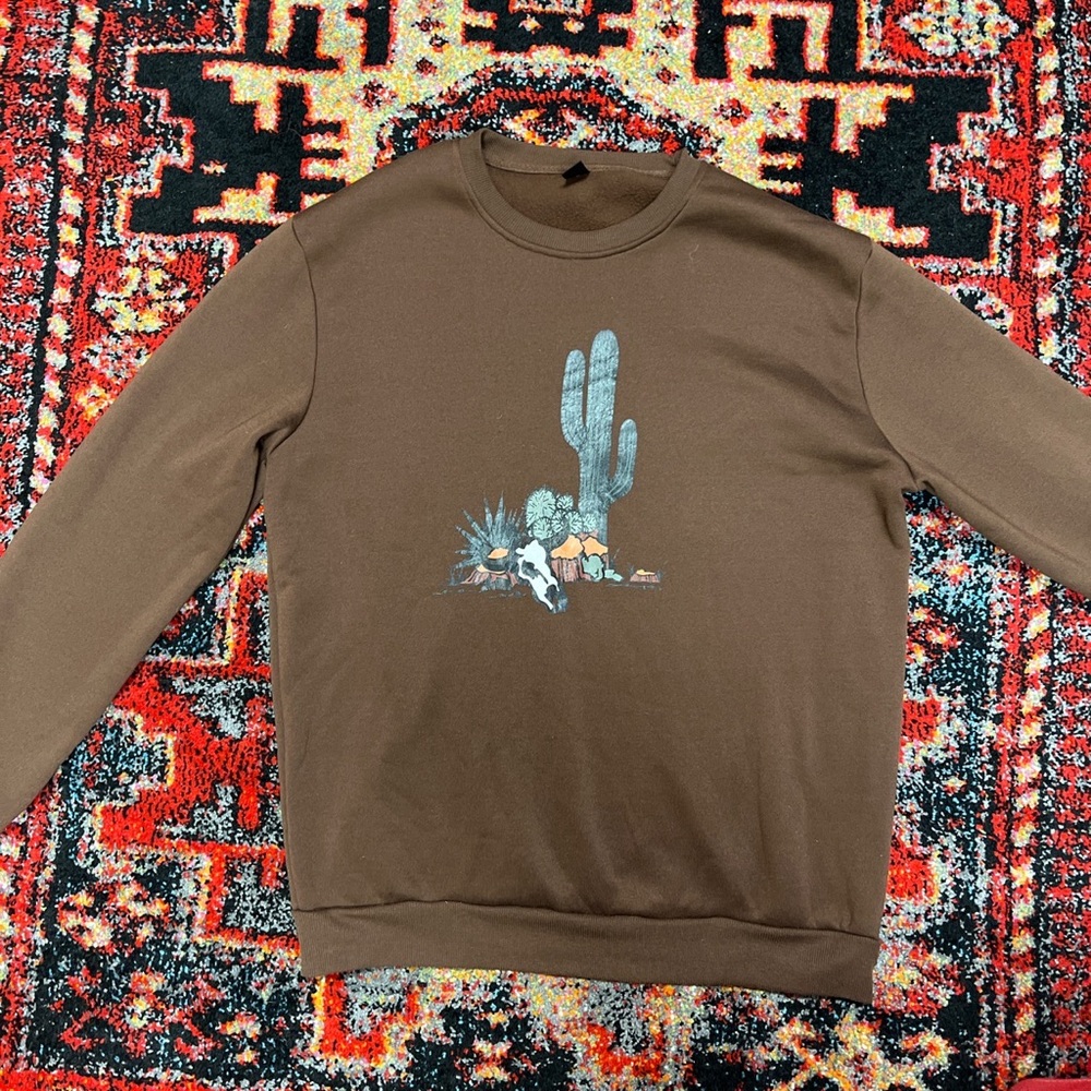 men’s crewneck in size L
